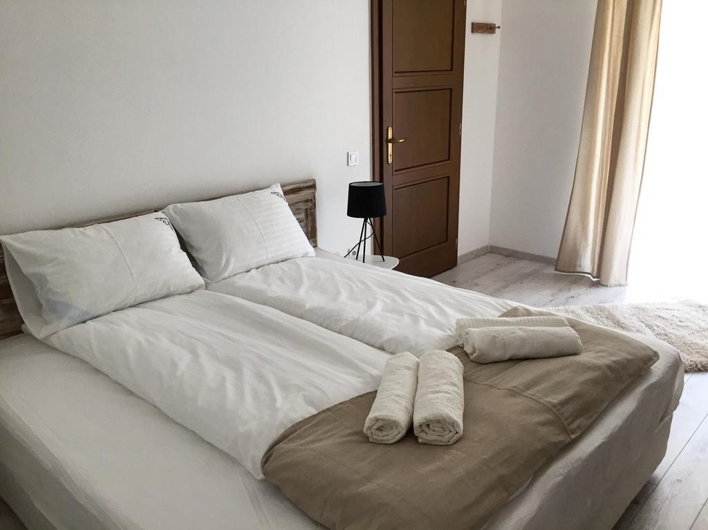 Hotel A Ház Miskolc Esterno foto