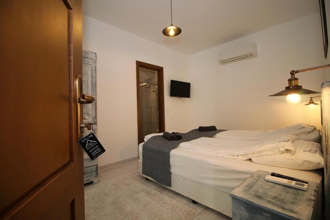 Hotel A Ház Miskolc Esterno foto