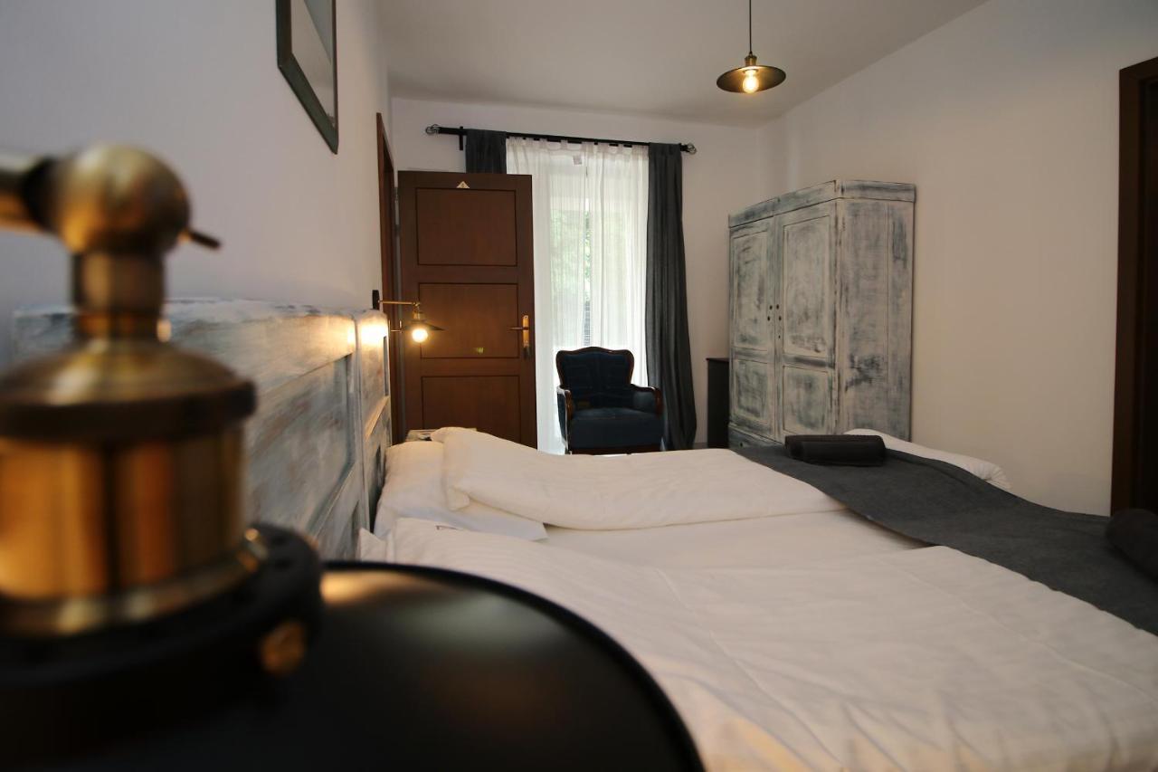 Hotel A Ház Miskolc Esterno foto