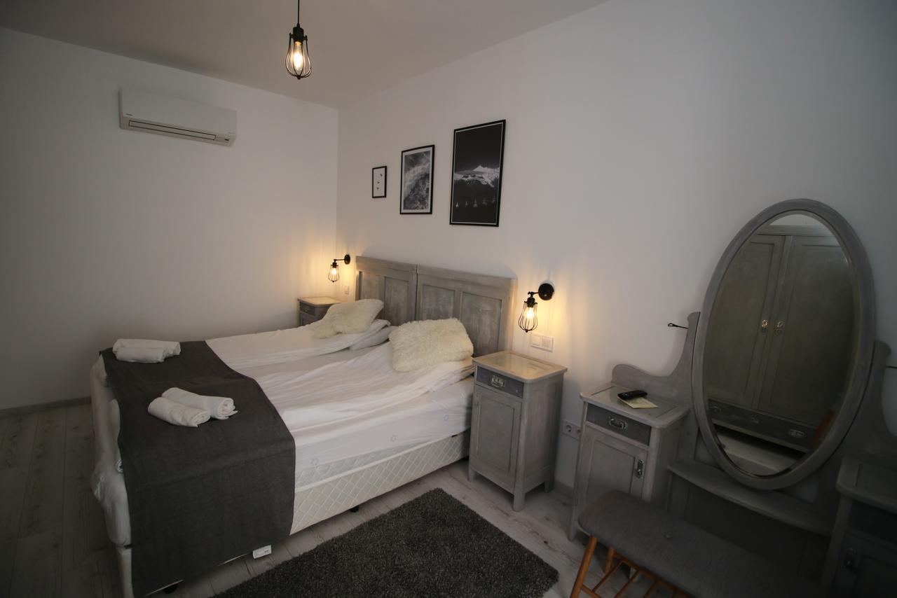 Hotel A Ház Miskolc Esterno foto