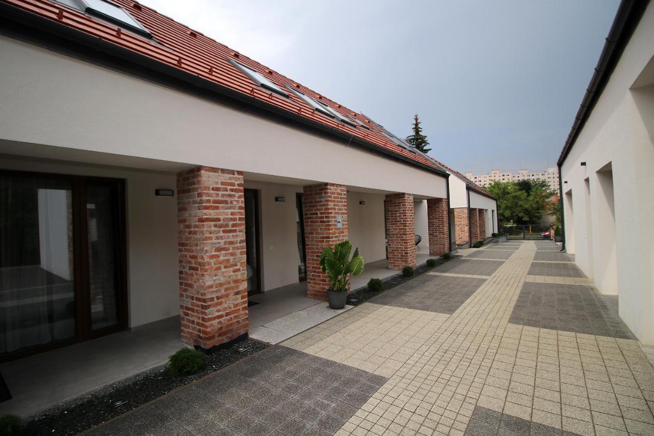 Hotel A Ház Miskolc Esterno foto